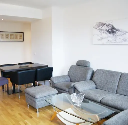 Amici Apartments Urania